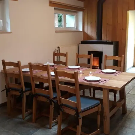 Le Chalet Des Courtis Сasa de vacaciones Waimes